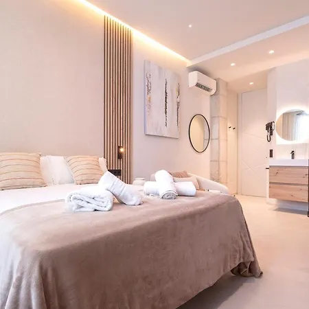 Apartment Magnificent Renovated 2bd 2bth Duplex With Terrace - Centre *
