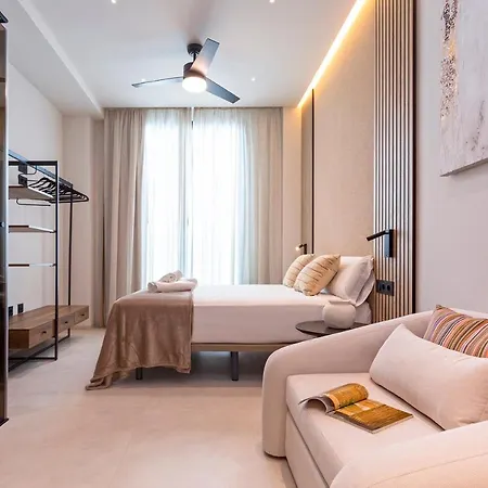 Magnificent Renovated 2bd 2bth Duplex With Terrace - Centre Apartment