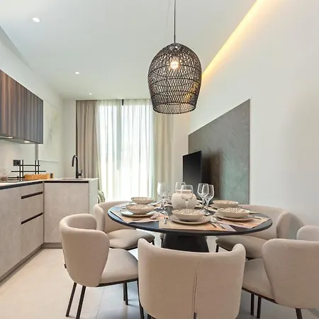 Apartment Magnificent Renovated 2bd 2bth Duplex With Terrace - Centre *